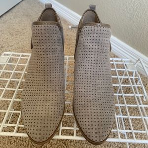 Women’s size 9 Franco Sarto nude bootie